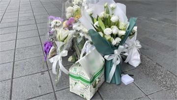 知名手搖品牌「掛自家Logo花束、飲料袋」哀悼挨...