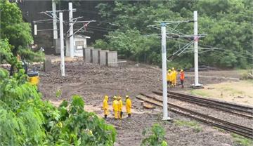 豪大雨泥石淹軌道！ 台鐵南迴線「枋寮-臺東」暫停...