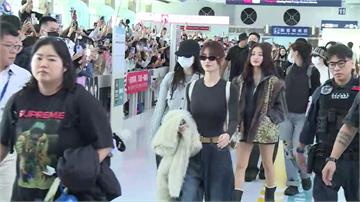 TWICE來了！7名成員率先抵達高雄 大批粉絲到...