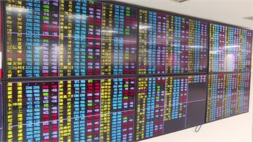 台股跌506點摜破月線 電子股遭空襲「台積電跌2...