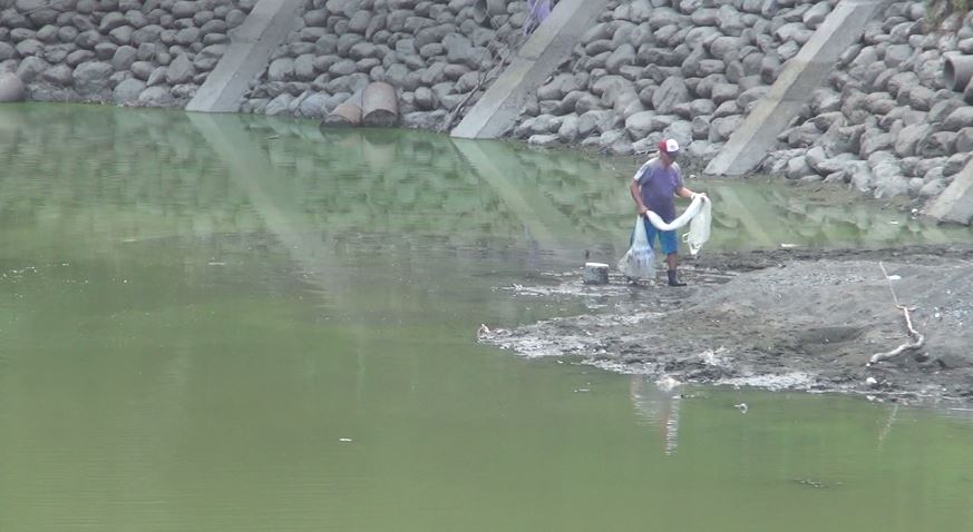 鱸鰻潭水位大降。圖／台視新聞