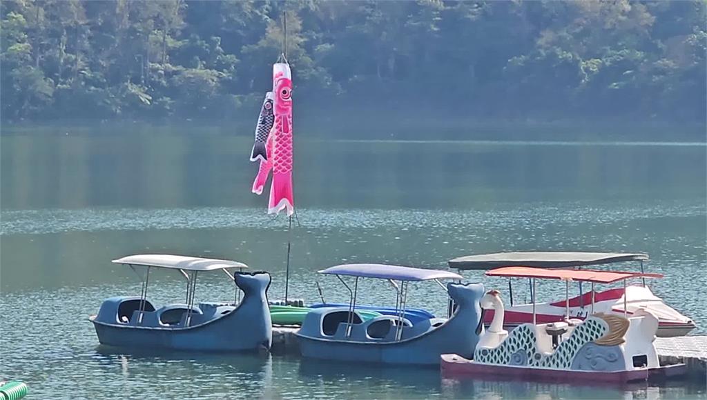 花蓮鯉魚潭天鵝船翻覆奪8歲童命  縱管處調監視器究責釐清