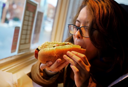 「這4類食物」吃多恐害便祕、代謝變慢！專家示警  蛋、咖啡都上榜