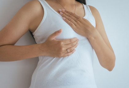 乳房健康自我檢查必學技巧 避免漏掉腋下與硬塊警訊