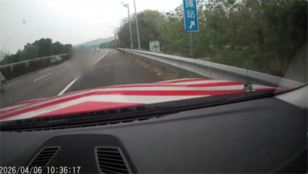 新竹9歲童國道徘徊險遭大貨車撞 警飛奔抱起救援畫面曝