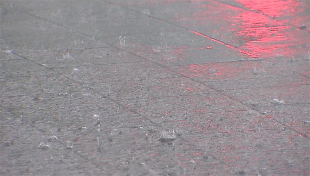 國家級警報響！8縣市豪大雨特報 高屏慎防大雷雨