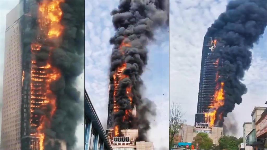中國湖南長沙一座中國電信大樓發生火災。圖／翻攝自微博