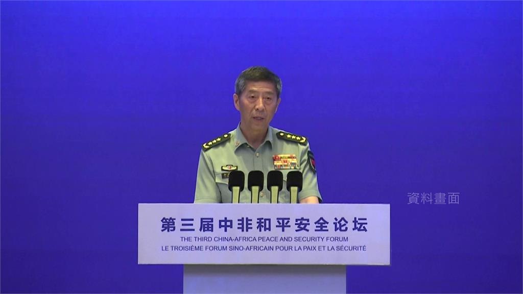 中國國防部長李尚福超過2週沒有公開露面。圖／美聯社、路透社（資料畫面）