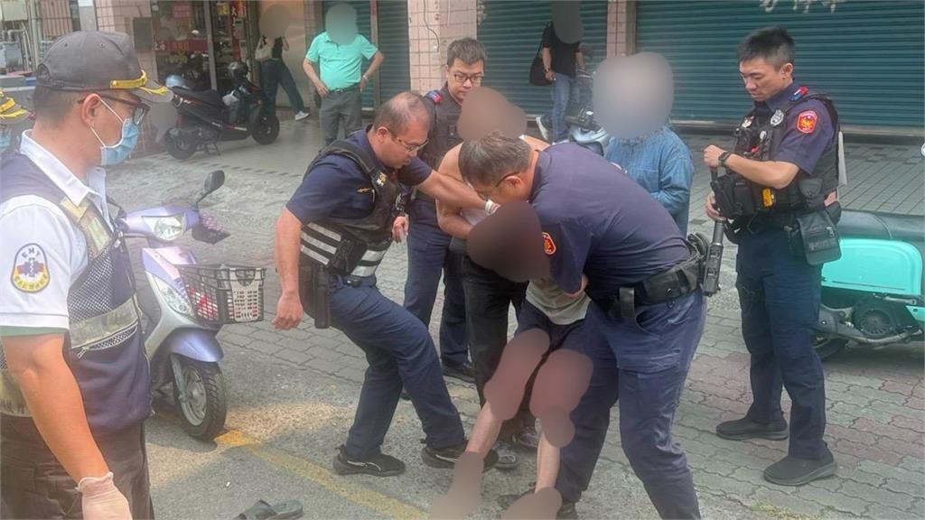 高雄小港怪男持劍追趕陌生女子 遭警壓制就醫