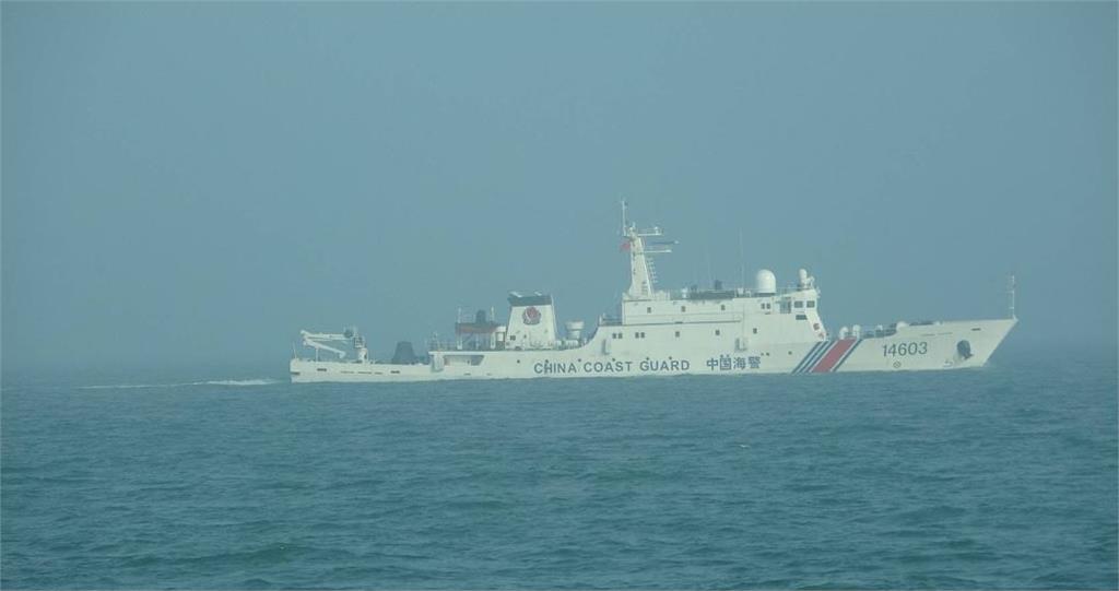 5月6日中國海警編隊航行進入金門水域，海巡署艦艇驅離。圖／海巡署提供