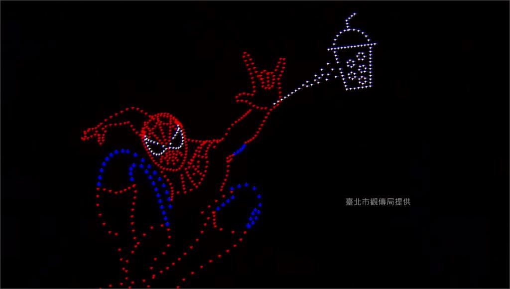 大稻埕夏日節煙火＋無人機點亮夜空　蜘蛛人「拿珍奶」成最大彩蛋