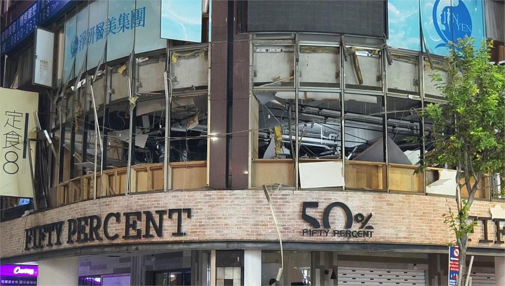 板橋府中商圈餐廳氣爆 招牌炸飛街道6路人傷
