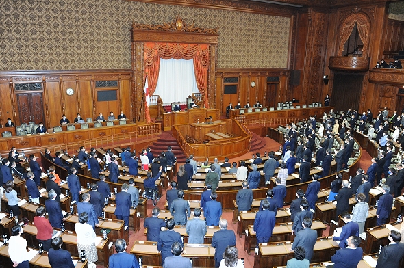日本參議院通過「防疫三法」。圖：翻攝自日本參議院官網。