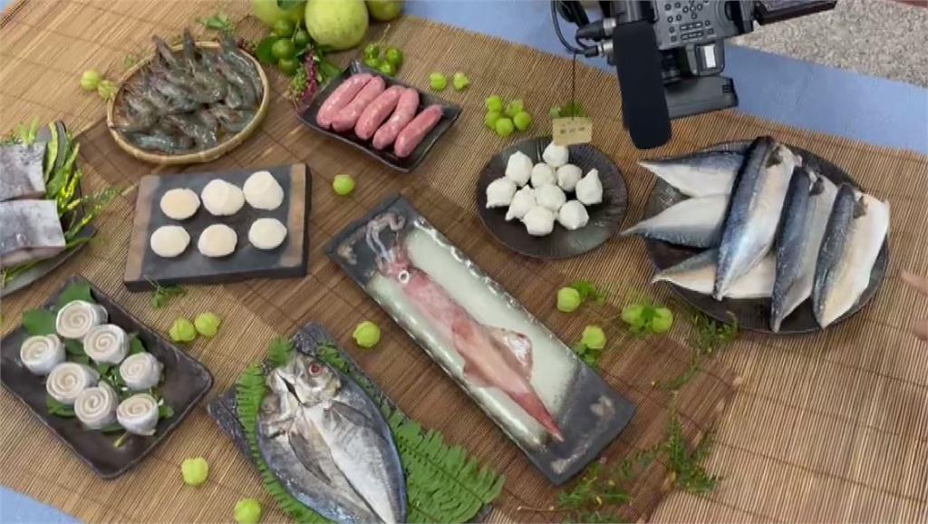 宜蘭蘇澳漁會推出中秋海鮮禮盒，裡頭集結8種當地著名魚貨海產。圖／台視新聞