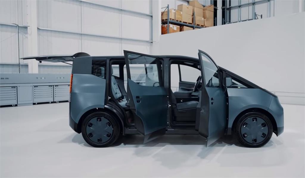Uber與Arrival打造首款電動車亮相。圖／翻攝自YouTube@Arrival