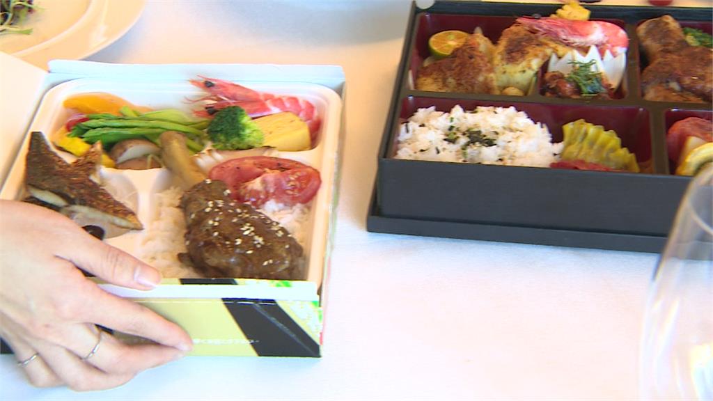 武漢肺炎影響餐廳顧客上門，業者紛紛推出外帶餐盒挽救買氣。圖：台視新聞