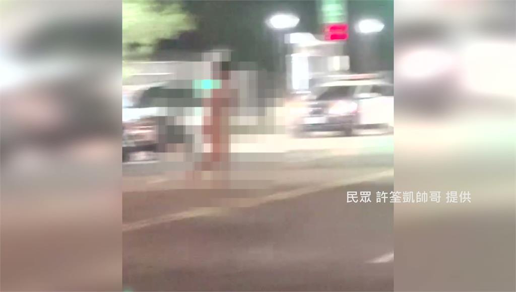 台中逆子持刀砍母！ 行凶後帶刀全裸街頭狂奔