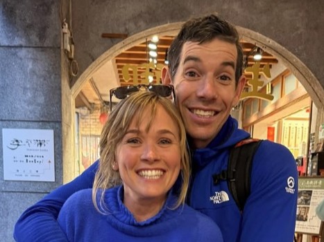 霍諾德完成徒手攀101壯舉 妻子坦言壓力很大：謝天謝地不是我在爬