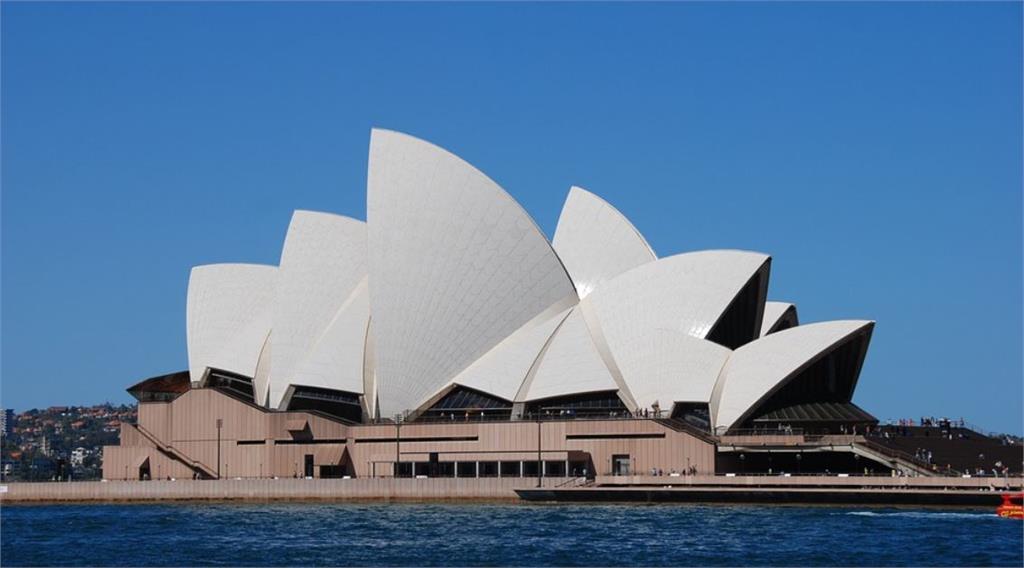 雪梨歌劇院考量節省成本，不會點燈紀念查爾斯加冕。圖／翻攝自Pixabay