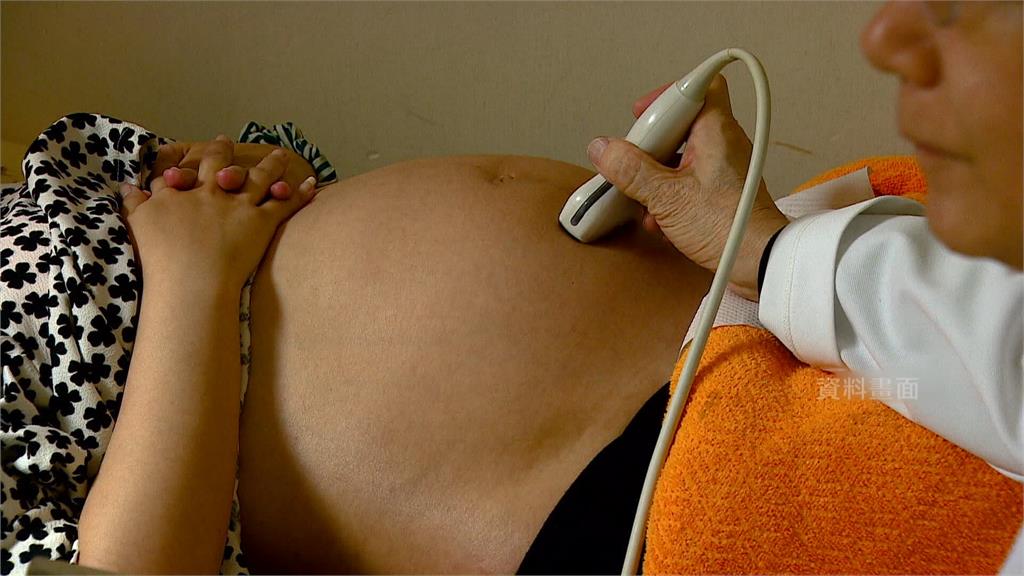 懷孕過程風險高，隨時注意身體狀況，才能減少意外發生。示意圖／台視新聞