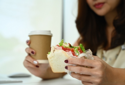 吃麵包、吐司就腹脹還很累？醫揭「麩質警訊」 這1種人真的別碰