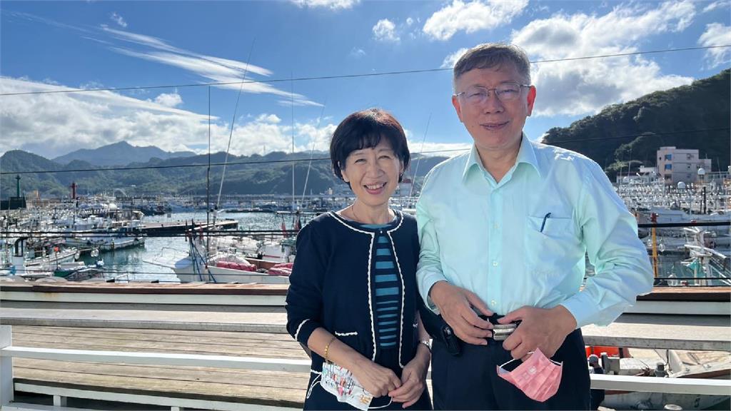 台北市長柯文哲與妻子陳佩琪出遊。圖／翻攝自臉書＠DoctorKoWJ