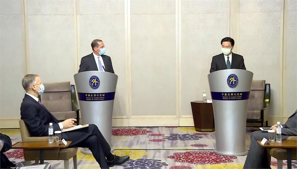 美國衛生部長阿札爾今與外交部長吳釗燮會面。圖：台視新聞