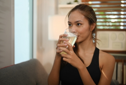 韓星都在喝！「橄欖油＋檸檬汁」紅什麼？專家揭5大好處、4情況先別碰