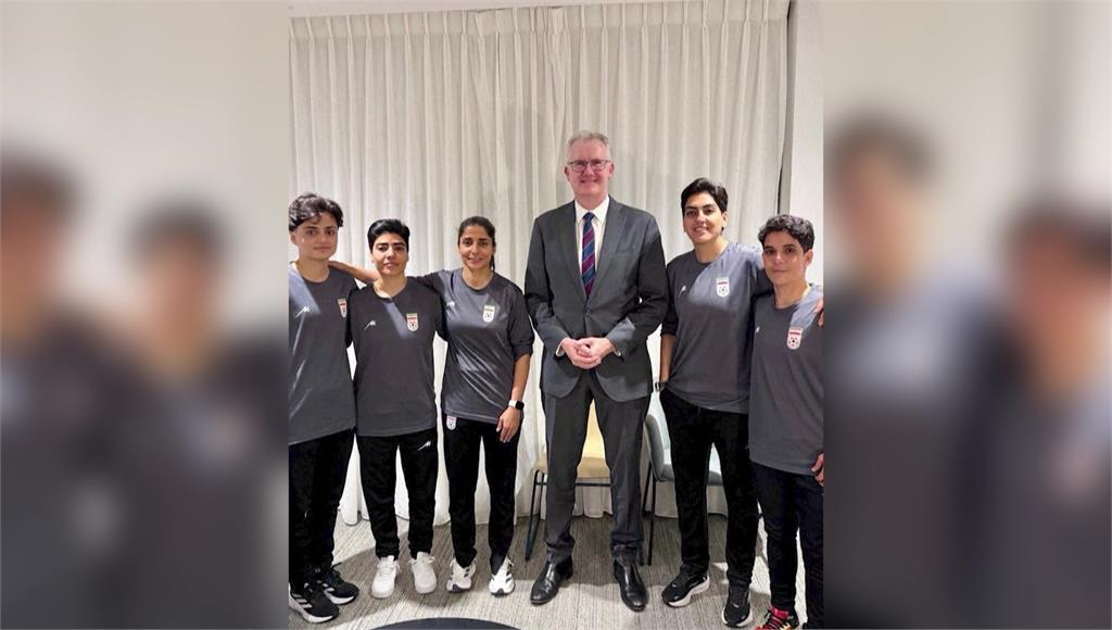 伊朗女足拒唱國歌恐被報復 澳總理：已給予5隊員人道簽證「獲庇護」