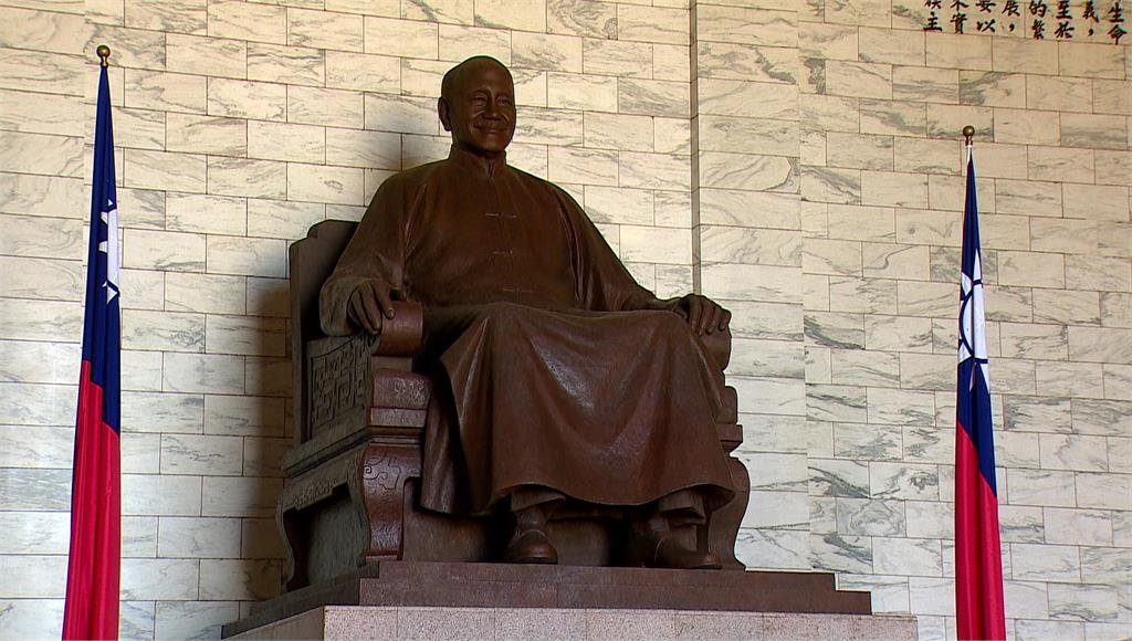 退輔會副主委李文忠表示，保留蔣公銅像的目的，是為了幫助榮民保存記憶。圖／台視新聞