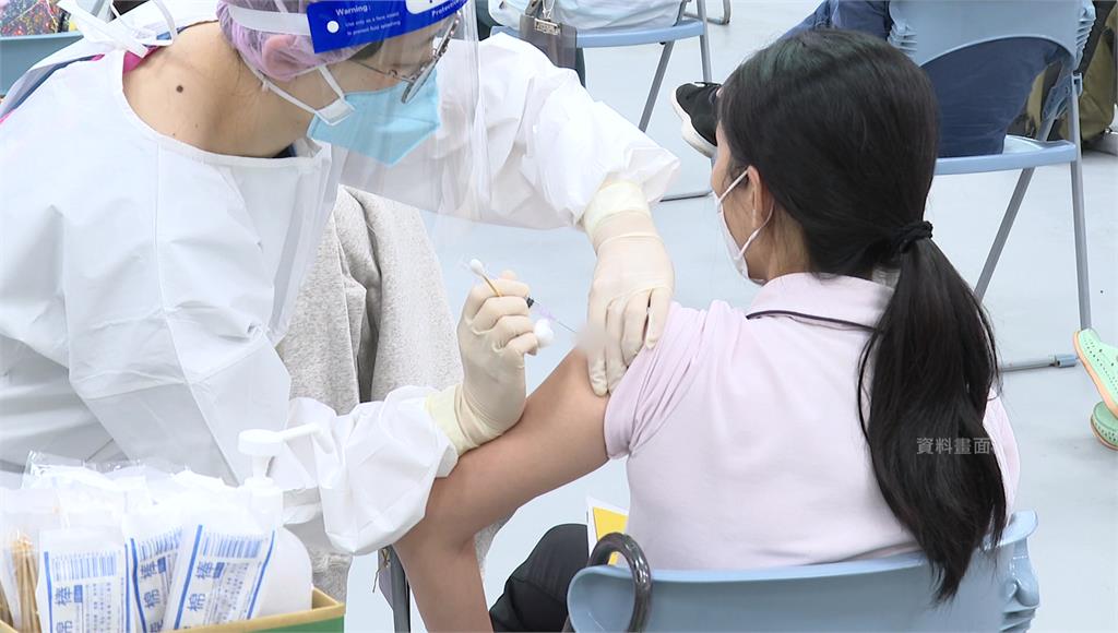  5/1起打新冠疫苗要收掛號費。圖／台視新聞