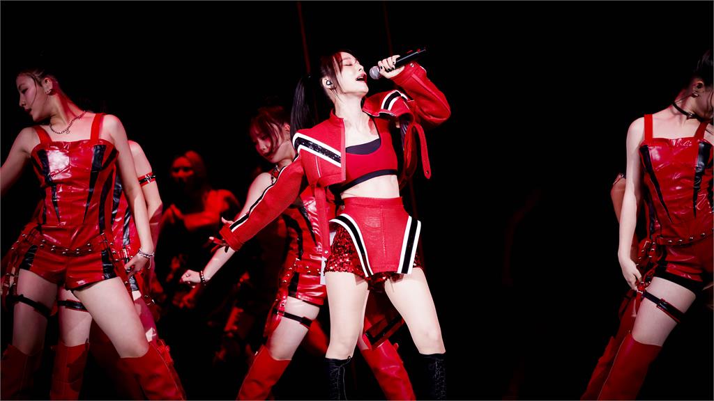 孫淑媚登金曲37舞台。圖／台視