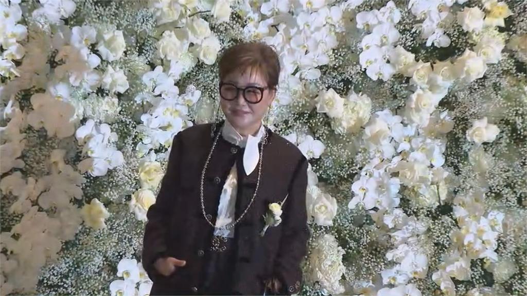 曝邱澤、許瑋甯登記結婚時忘東忘西 見證人藍心湄笑罵「兩個阿呆」