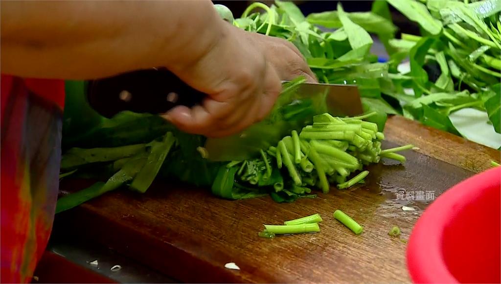 煮飯不只吃健康！日本研究：每週一餐降2成失智風險 新手超過6成