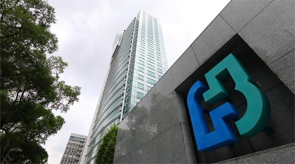 富邦集團謝年會登場 蔡明興保證「年終會比去年好」