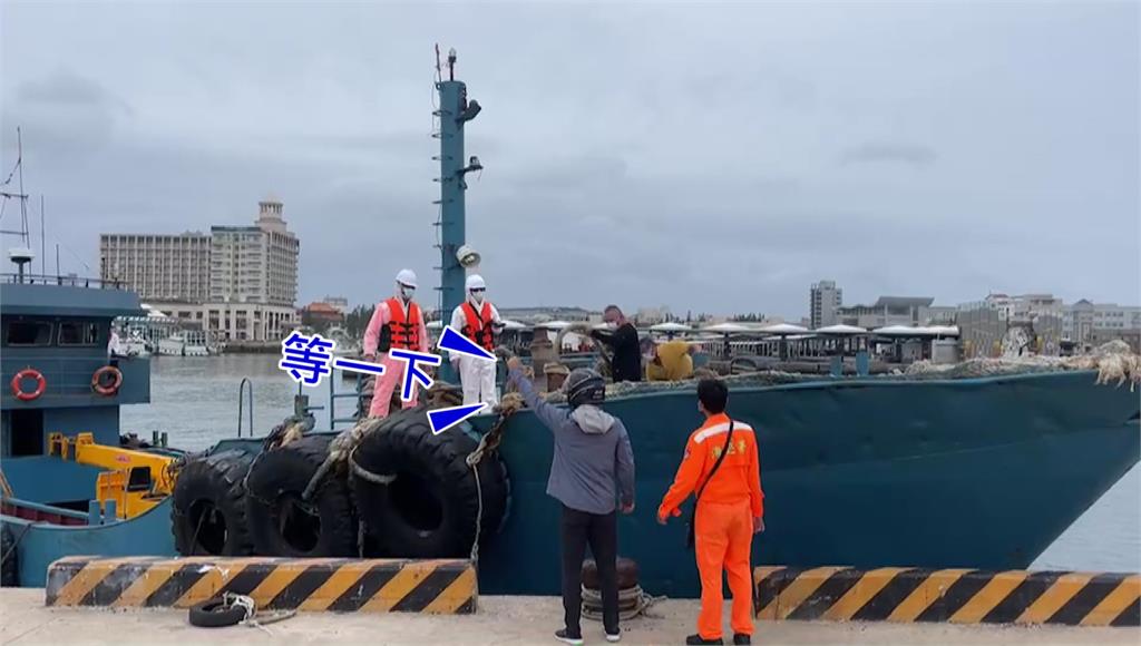 中國貨船「船名塗掉」徘徊澎湖海域。圖／台視新聞