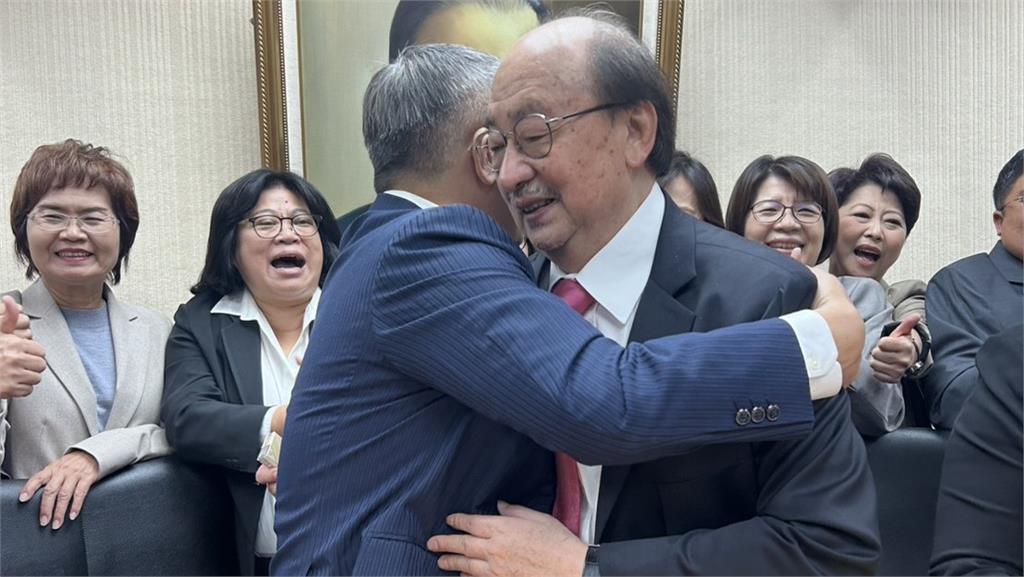 終結「萬年總召」柯建銘時代！蔡其昌接任民進黨團總召