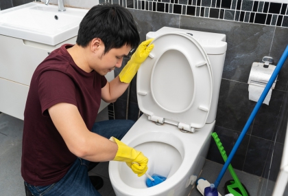 看似乾淨其實超髒！專家揪「3大廁所清潔錯誤」  難怪異味一直飄