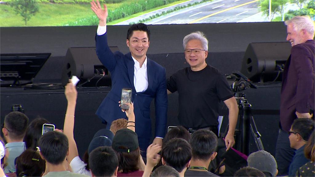 黃仁勳親曝台灣總部2030年啟用！蔣萬安贈市鑰、藏「輝達」巧思春聯