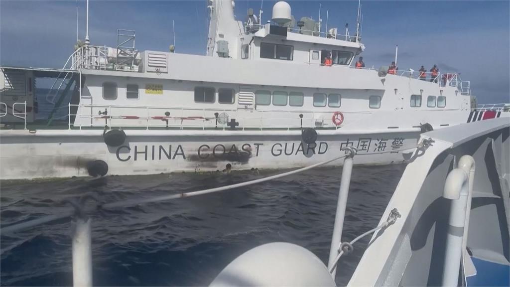 中國與菲律賓，不時因黃岩島主權及周邊捕魚權起爭執。圖／畫面攝自AP