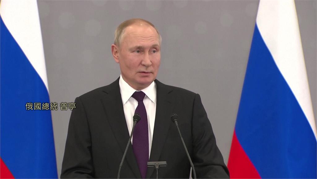 俄國總統普亭出席哈薩克峰會記者會，針對烏克蘭提出「四不」。圖／美聯社、路透社