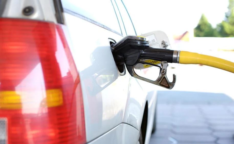 美國油價每加侖破5美元，創下新高。示意圖／翻攝自Pixabay
