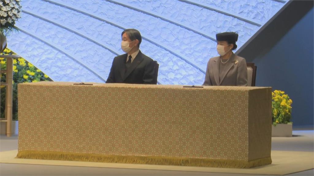 德仁天皇夫婦首度出席官方舉辦的311地震悼念活動。圖：翻攝自AP Direct