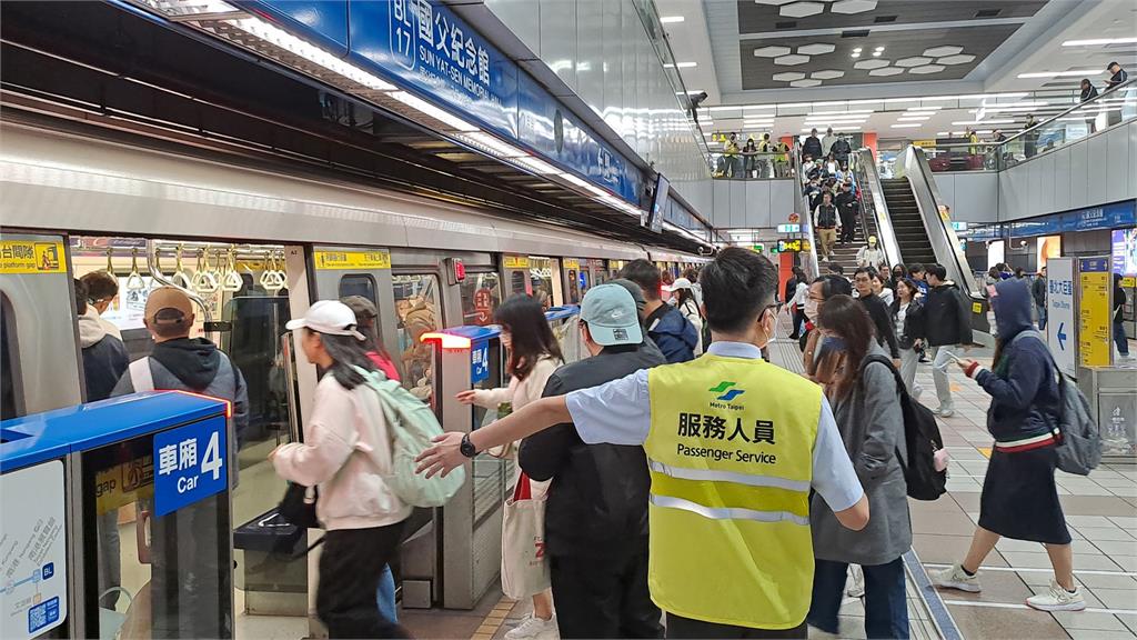 Super Junior嗨唱大巨蛋第3日 北捷：視人潮加發列車