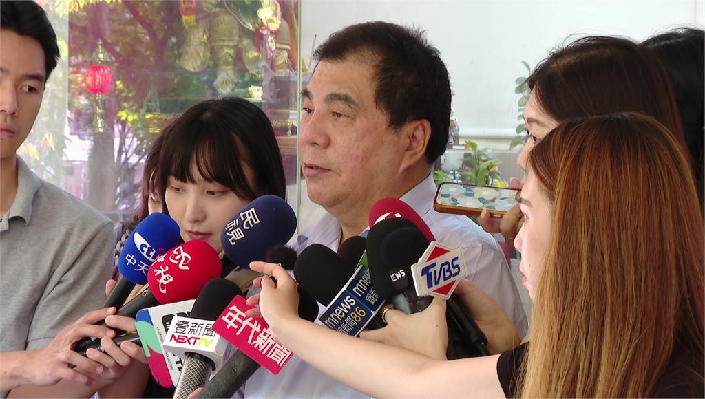 前妻為兒拉票喪命... 周勝考哽咽：若沒走這條路她不會那麼早去拜票