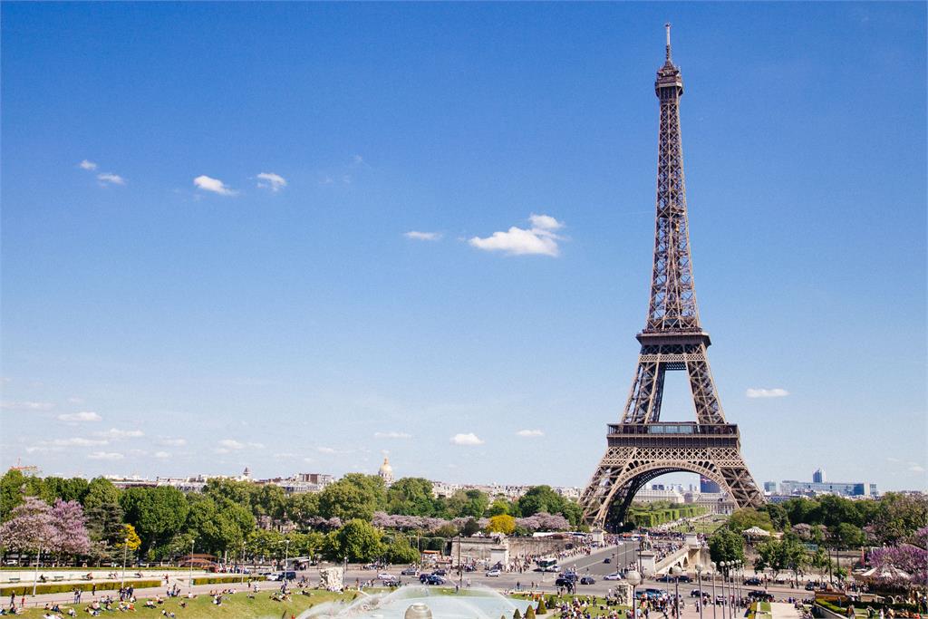 巴黎艾菲爾鐵塔附近發生觀光客遇襲事件。示意圖／翻攝自Unsplash
