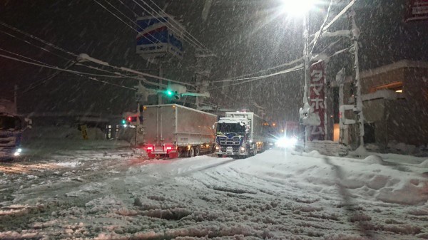 日本多縣市積雪嚴重。圖／翻攝自twitter@ 災害火災画像速報ニュース2
