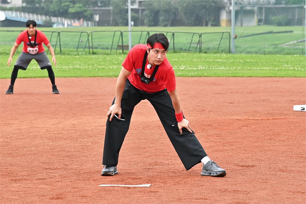 《全城地圖：最強明星隊》全明星戰友合體　「足壘球」重現經典戰火