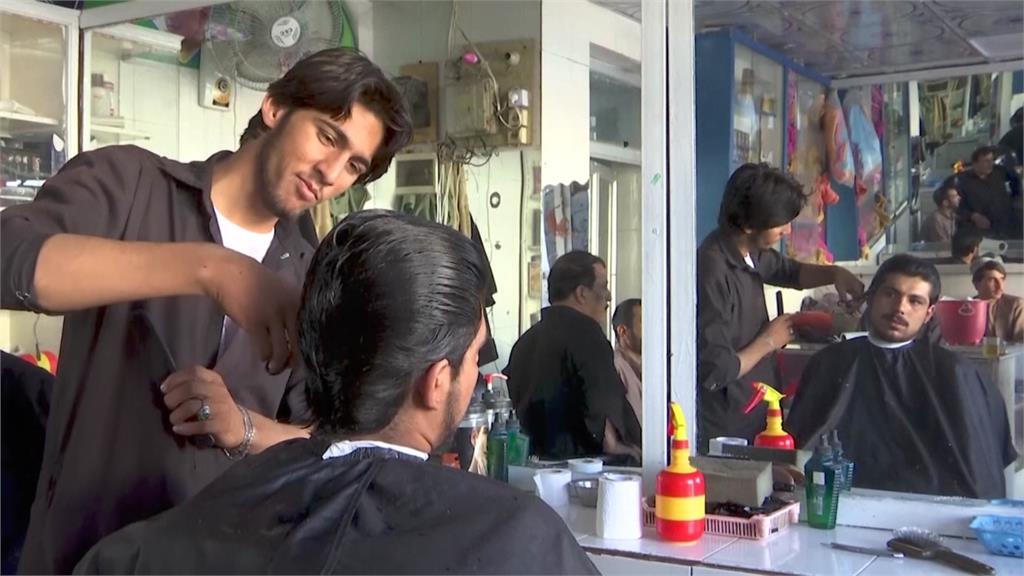 塔利班禁止阿富汗男人蓄鬍。圖／翻攝自AP Direct