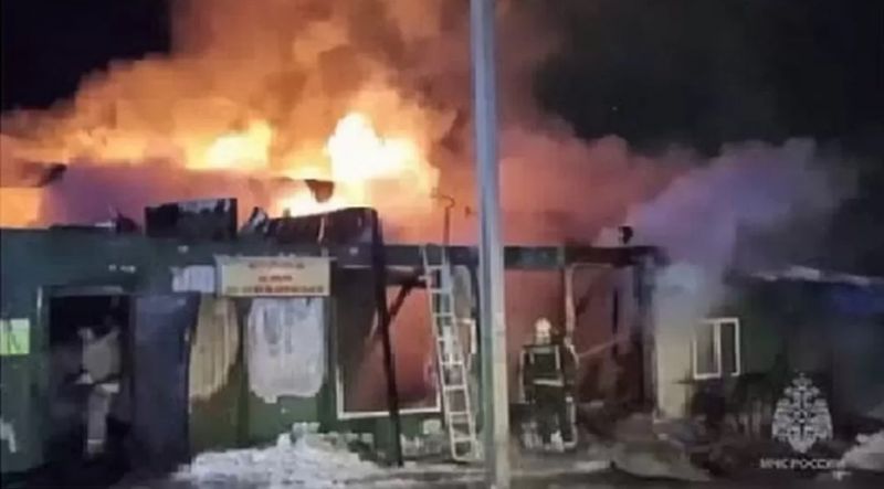 俄羅斯一非法養老院大火。圖／翻攝自推特@majumd_kamal
